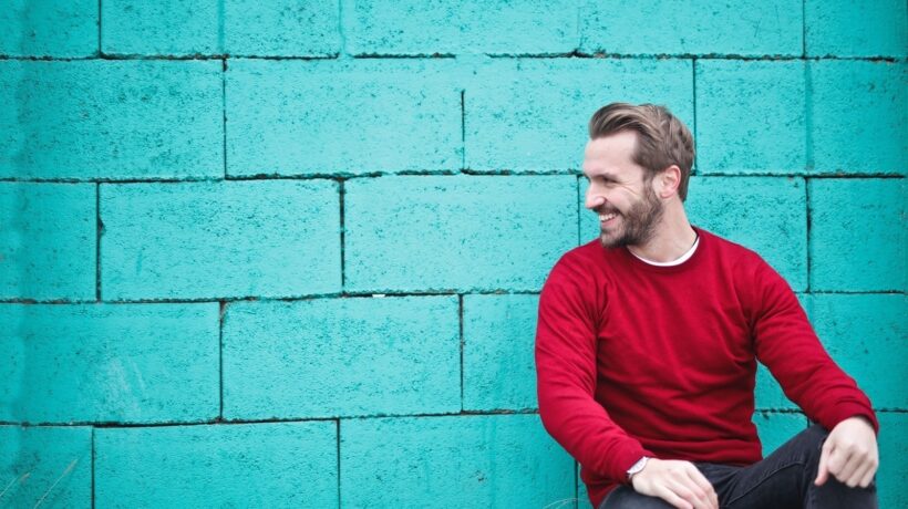 Budovanie silných medziľudských vzťahov: Ako nadväzovať a udržiavať priateľstvá a profesionálne kontakty